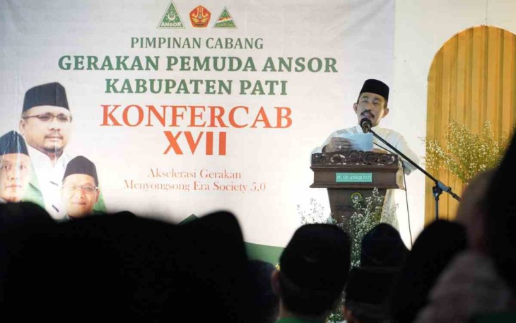 Bupati Pati Haryanto  saat menghadiri Konfercab GP Ansor XVII