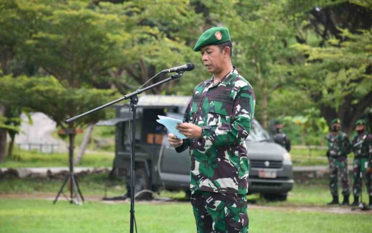 Kasrem 142/Tatag saat membacakan pesan Kasad. Selasa (17/05/2022)