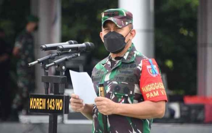 Pangdam Hasanuddin saat memberikan arahan dalam gelar pasukan pengamanan Wakil Presiden RI. Rabu (18/05/2022)