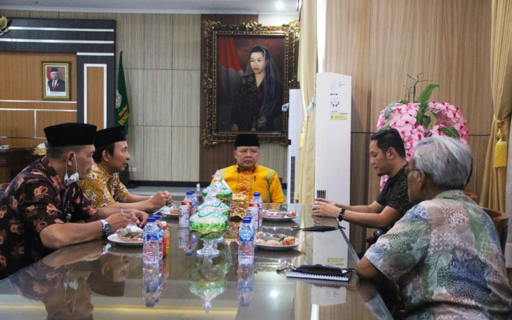 Audiensi Investor Pembangkit Listrik Tenaga Mikrohidro (PLTMH) Sengak 1 (PT. APCA Tirta Engineering) bersama Gubernur Bengkulu, di ruang kerja gubernur, Kamis (19/05/2022).