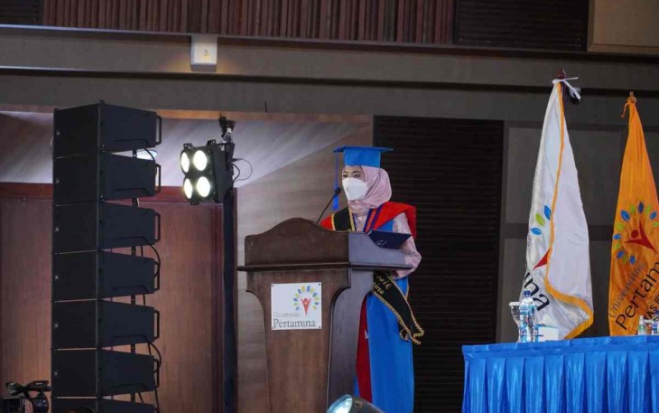 Wisudawan berprestasi universitas Pertamina 
