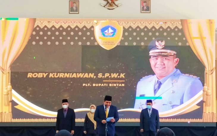 Plt Bupati Bintan, Roby Kurniawan, saat memberikan sambutan, Senin (23/5/2022).