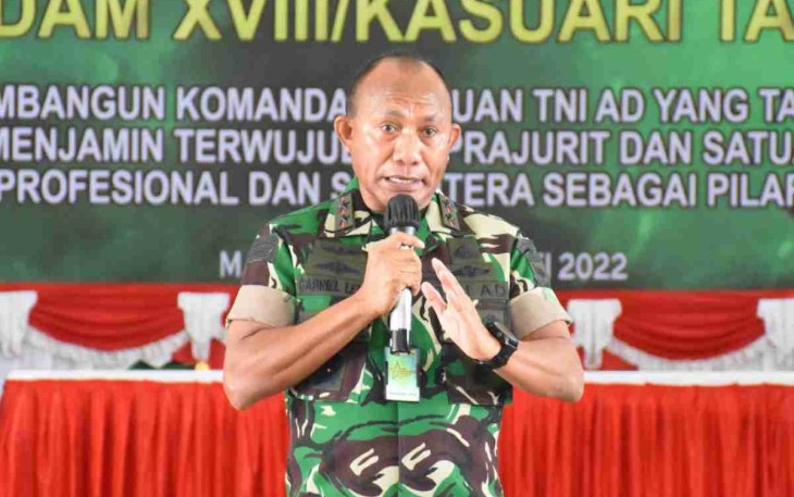 Pengarahan Pangdam Kasuari saat apel dansat