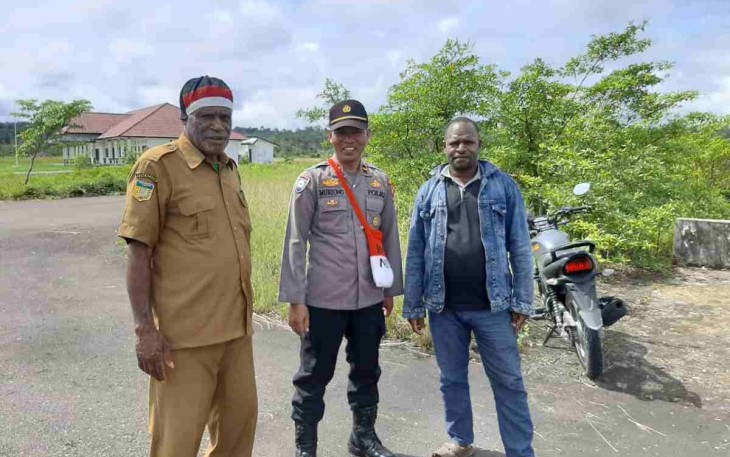Bersama warga kampung Kenyam ciptakan kamtibmas yang aman dan kondusif