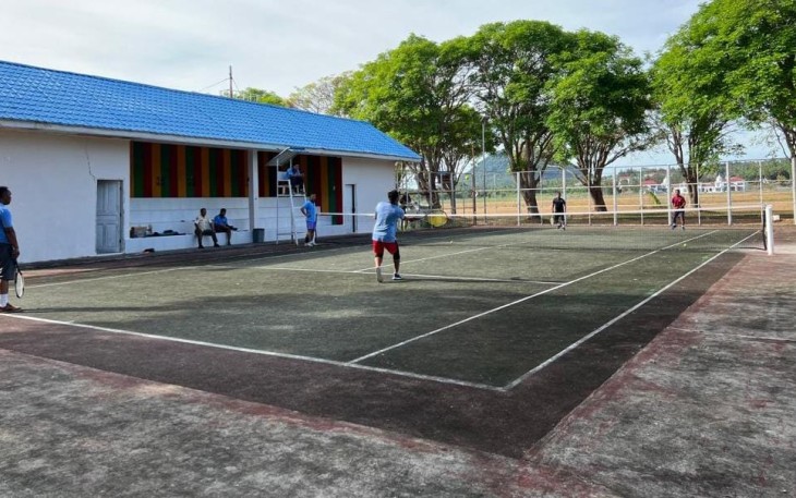 Olahraga tenis lapangan di lanud MUS