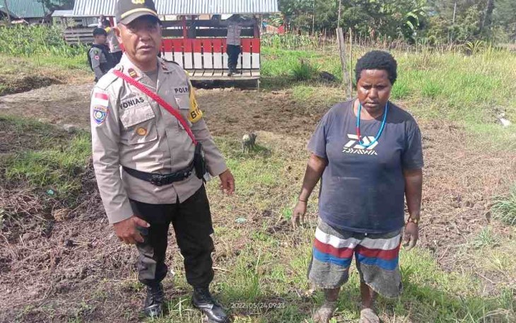 Elena Labene sangat berterimakasih kehadiran program Kasuari membantu kehidupan keluarganya 