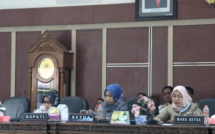 DPRD Labuhanbatu saat Gelar Sidang Paripurna Penyampaian Laporan Hasil Reses Ke -II