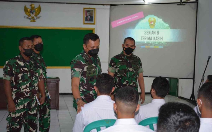 Danrem saat berdialog bersama casis taruna akmil
