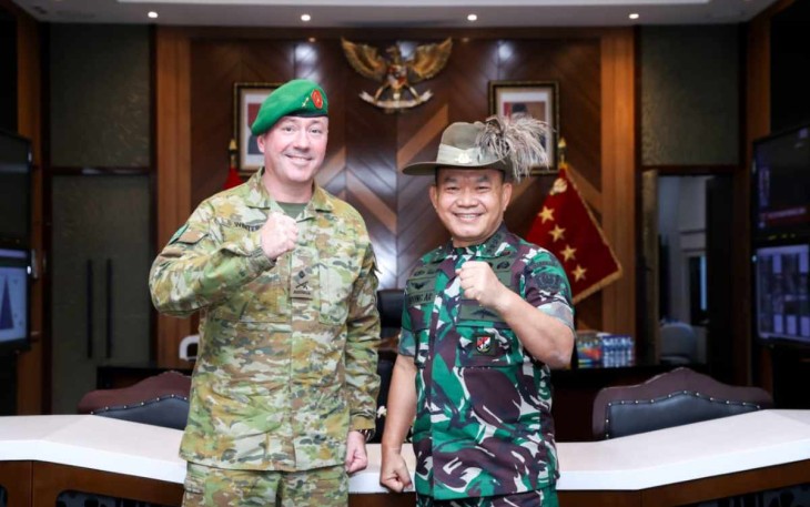 Kasad bersama Panglima Divisi I Angkatan Darat Australia di Mabesad