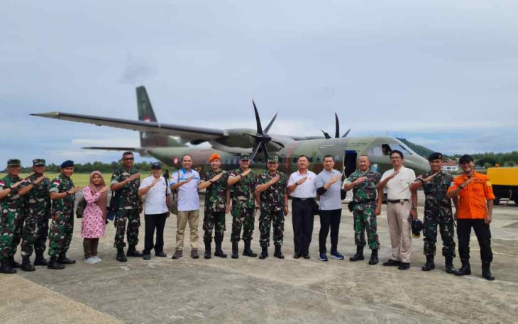 Foto bersama Kapuspotdirgaau tinjau venue aerosport lanud MUS