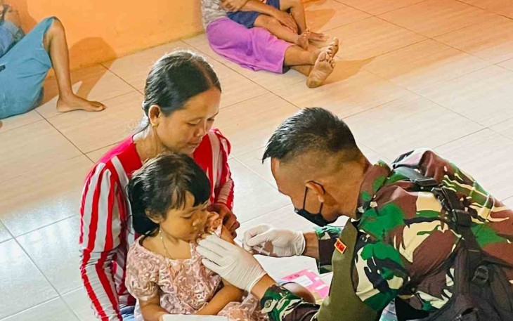 Imunisasi balita di posyandu perbatasan