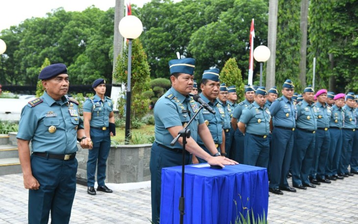 Kasal saat meresmikan kolam renang Tirto Sagoro Mabesal