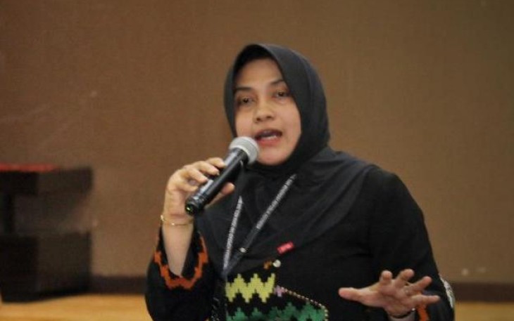 Destry Anna Sari saat membuka workshop pengembangan bisnis lokal produk unggulan daerah di Sumedang