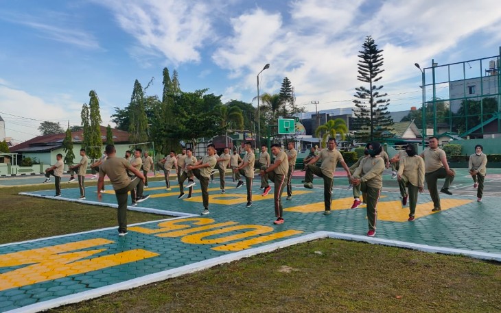 Olahraga bersama personel Kodim 1015/Sampit
