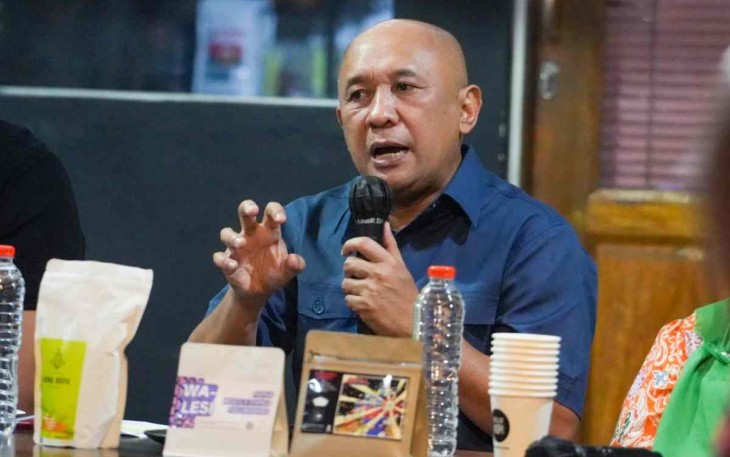Menteri Teten saat berdialog bersama Komunitas Petani Muda di Kedai minum kopi Medan
