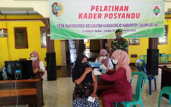 Serbuan vaksinasi covid-19 warga binaan di balai desa Sukowidodo