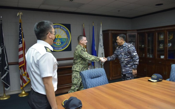 Dansatgas Rimpac TNI AL saat bertemu Komandan NBG