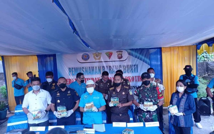 Pemusnahan barang bukti narkotika jenis sabu di kantor BNNP Kalbar