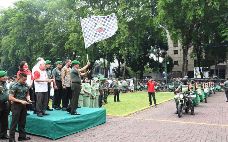 Pangdam I/BB melepas Babinsa menyalurkan paket sembako