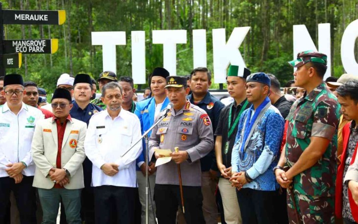Kapolri saat memberikan keterangan Hari Bakti Kesehatan di titik Nol kilometer IKN