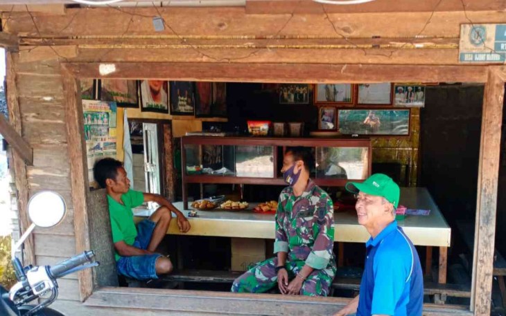 Warung kopi sarana menjalin keakraban Sertu Untung dengan warga binaannya