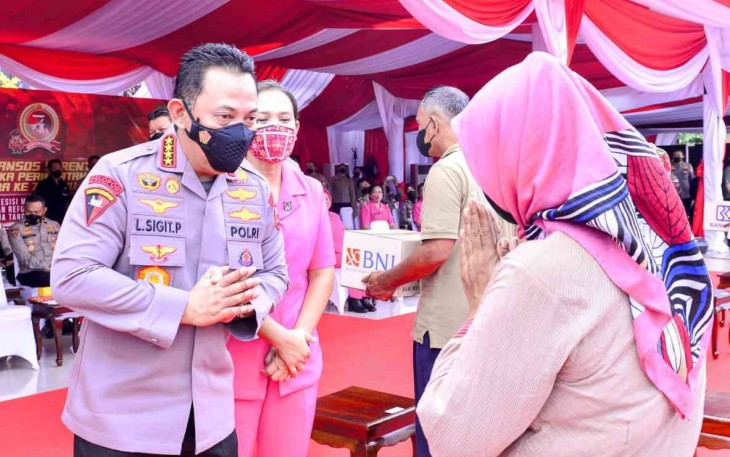 Kapolri saat memberikan baksos religi di mabes Polri Jakarta 