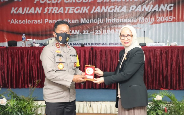Penyerahan cindera mata