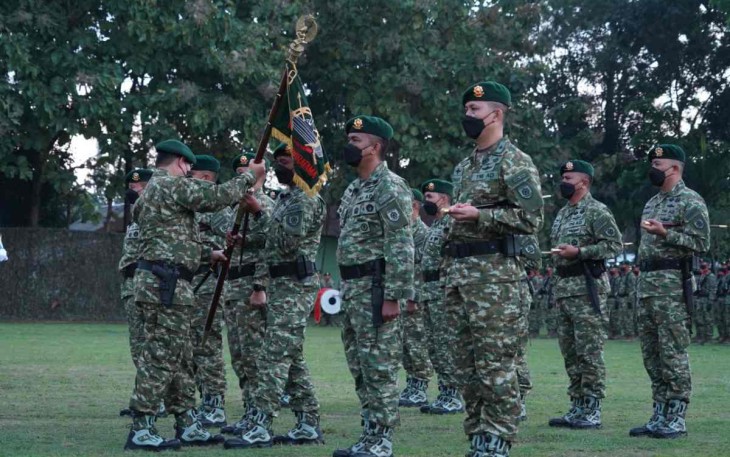 Pangdiv 2 Kostrad saat sertijab Dansatjar di Malang