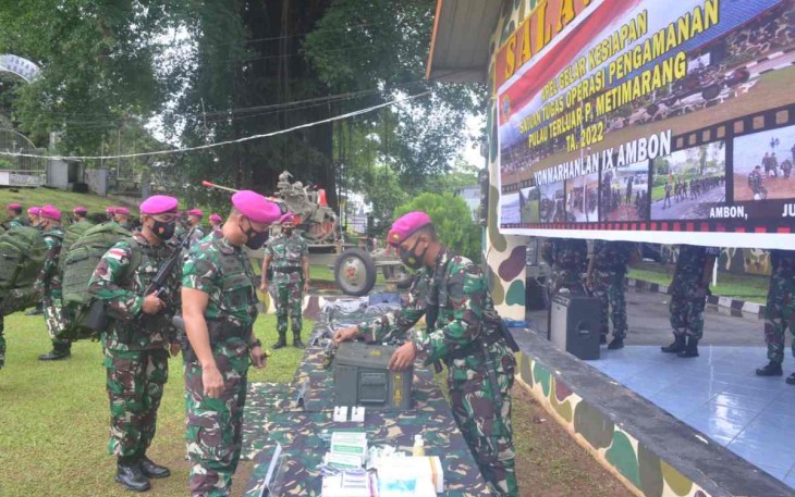 Danyonmarhanlan IX Ambon saat sidak kesiapan satgas pam pulau terluar