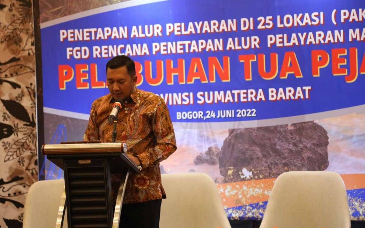 Direktur Kenavigasian saat membuka FGD di Bogor