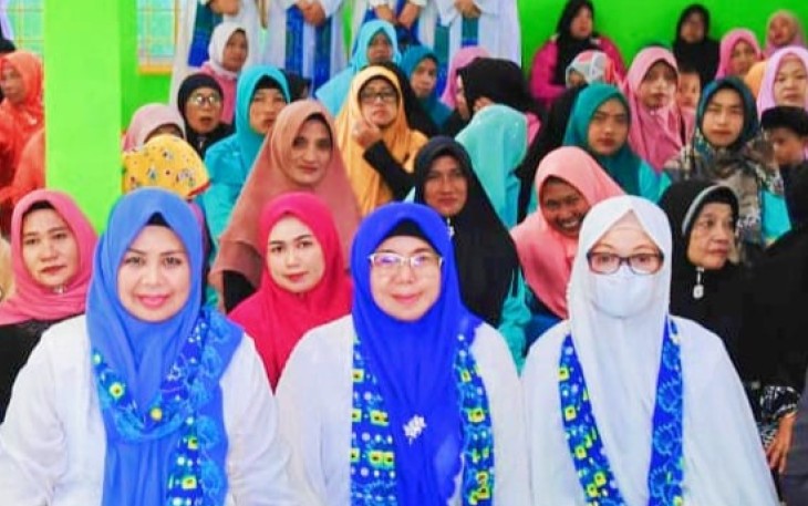 Ketua BKMT Prov Kepri Hj Dewi Kumala Sari Ansar.