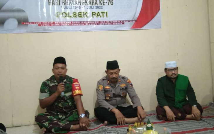 Tasyakuran HUT ke 76 Bhayangkara di Mapolsek Pati