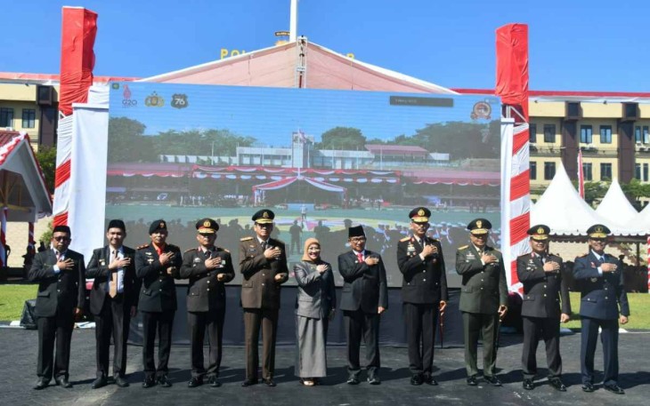 Foto bersama Forkopimda dalam syukuran HUT Bhayangkara Ke-76 