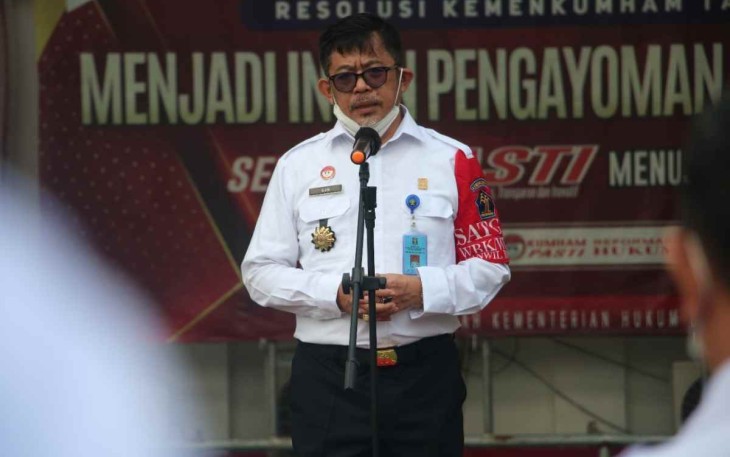 Kadiv Keimigrasian Banten saat memberikan arahan saat apel upacara jajaran