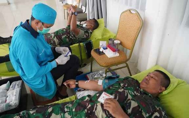 Donor darah prajurit Korem 091/ASN
