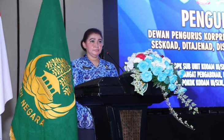 Ketua DPK Unit TNI AD saat memberikan sambutan di Bandung