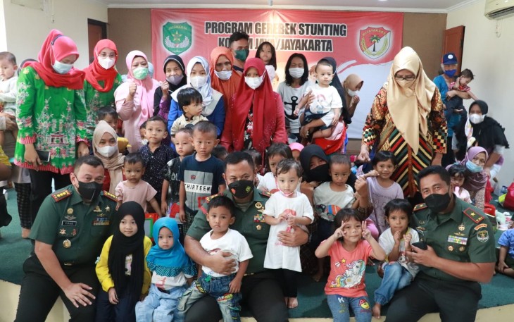 Kodim 0505/JT saat menggelar Grebek Stunting