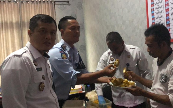 Selundupkan narkotika Sabu dalam gulai daging
