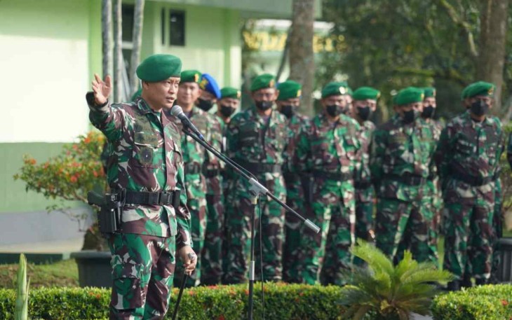 Danrem saat memberikan arahan prajuritnya 