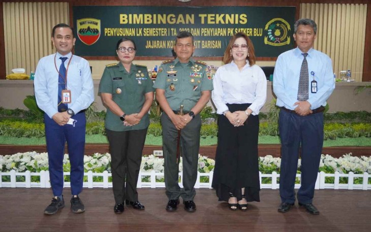 Foto bersama Pangdam I/BB dengan pemateri KPPN dan DJPb Kementerian Keuangan