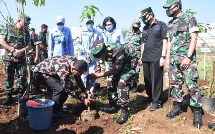 Dankoharmatau saat baksos penanaman pohon
