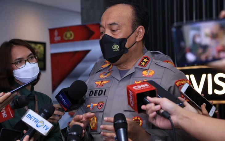 Kadiv Humas Polri saat memberikan keterangan pers 