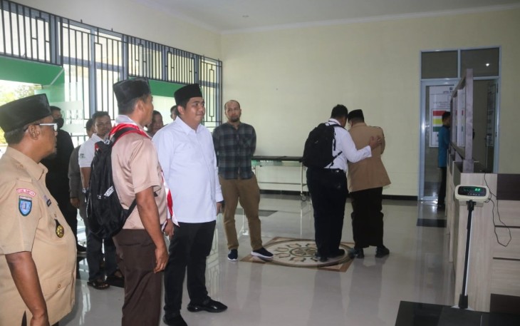 Roby Pastikan Kelengkapan Peralatan Medis di Puskesmas Mantang
