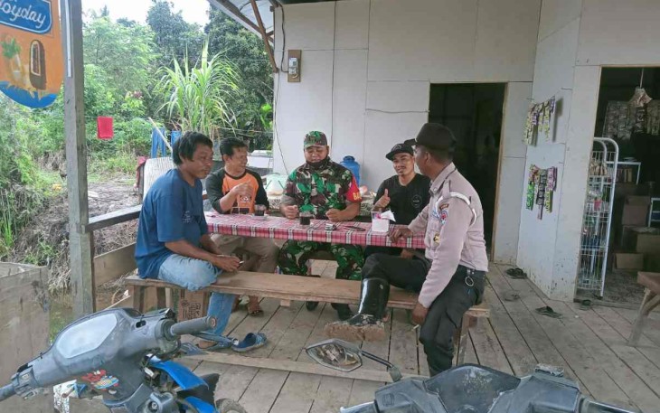 Komsos bersama warga binaan di warung kopi