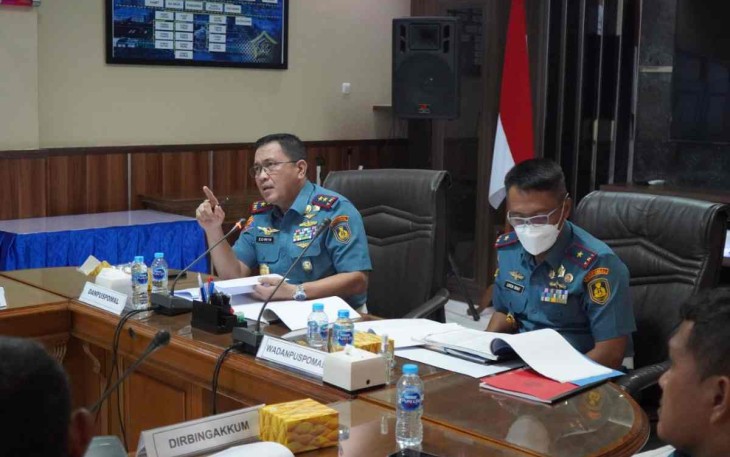 Danpuspomal saat rapat latihan operasi gabungan matra laut 