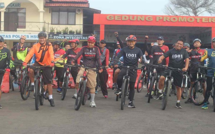 Swafoto gowes bersama TNI-POLRI di Kabupaten HSU 