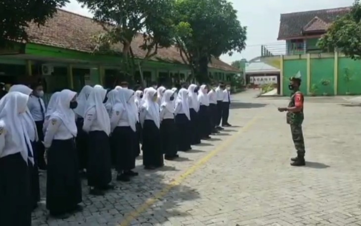 Pelajar SMPN 1 Padas saat menerima pembekalan kedisiplinan