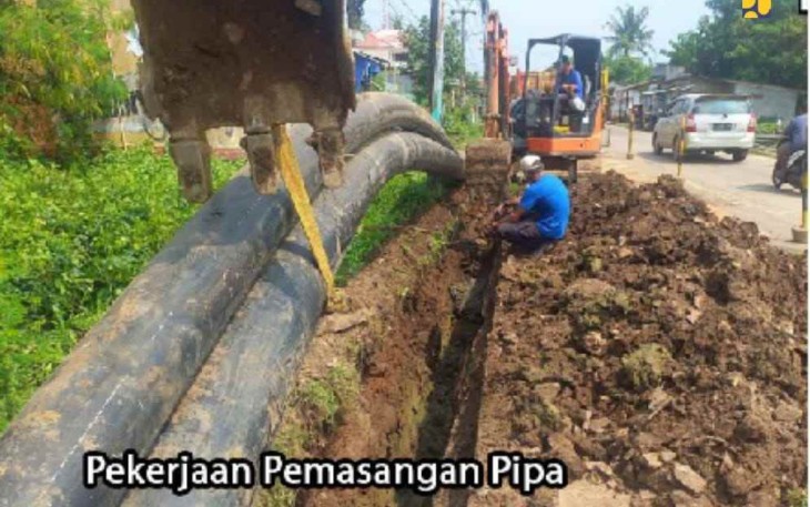 Pemasangan pipa air minum di KEK Tanjung Lesung Banten