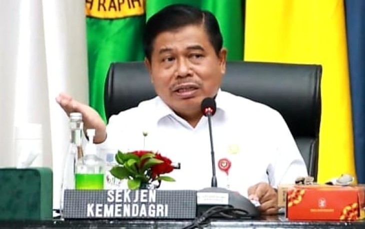 Sekjen Kemendagri Suhajar Diantoro saat menyampaikan sosialisasi transformasi kesehatan di Jakarta 