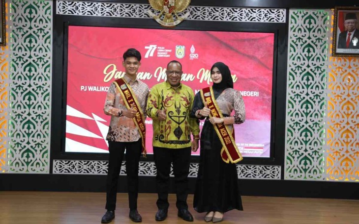 Wamendagri Jon Wempi Wetipo bersama duta pelajar Aceh